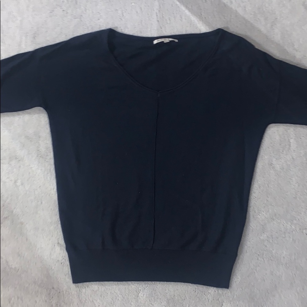 Navy elbow length 5% cashmere sweater.